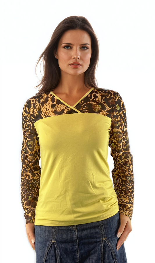 Дамска  блуза - тениска с дълъг ръкав остро деколте - Decade.shop